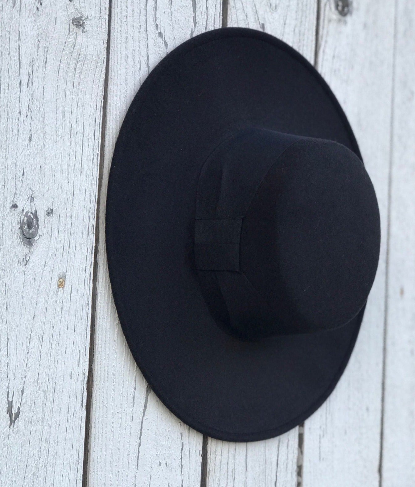 The Black Willow Hat