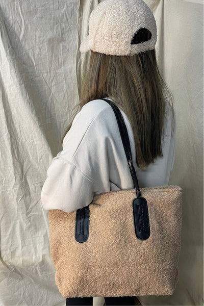 On the go - Sherpa tote bag
