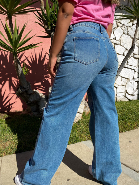 Straight Leg - Denim Jeans